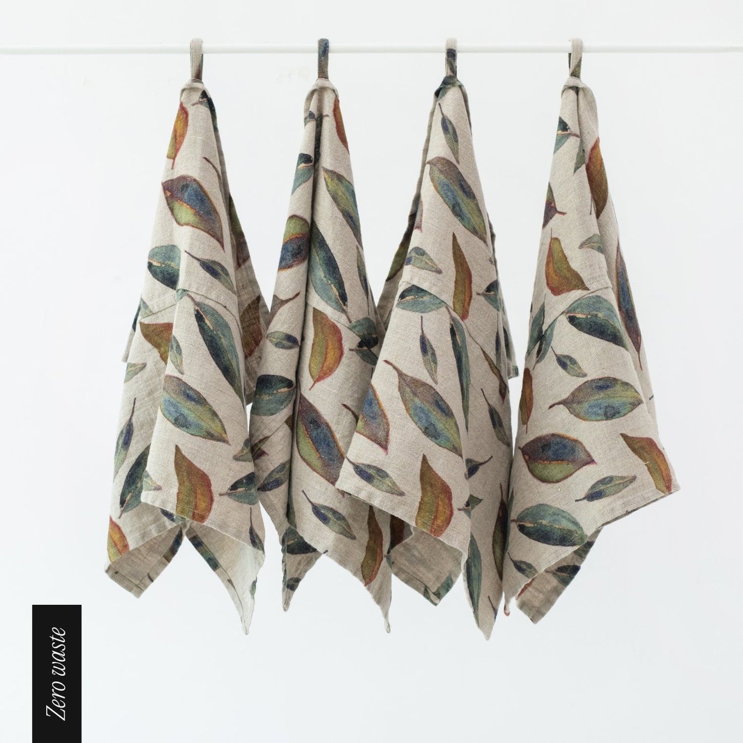 Linnehanddukar med höstmotiv.