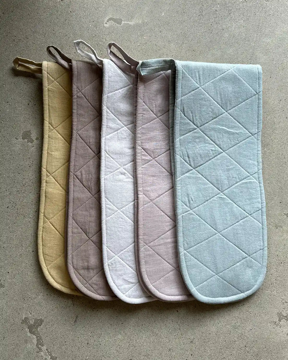 Dubbel grytvantar i olika färger