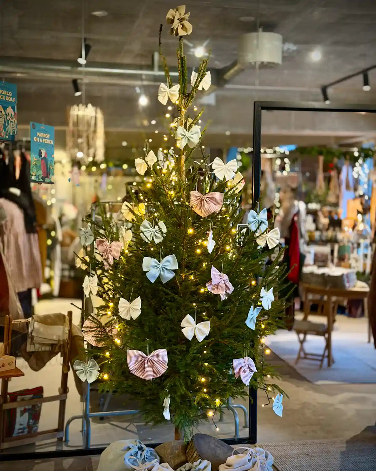 Rosett i linne (Svart randig)