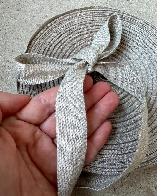 Linband som ligger ihoprullad