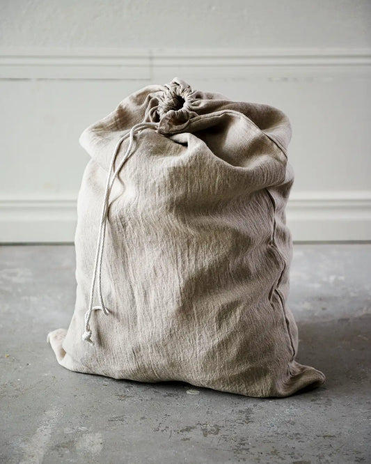 En stor vetefärgad tygpåse i linne