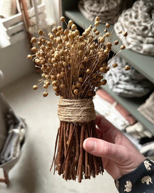 En torkad minibukett av lin