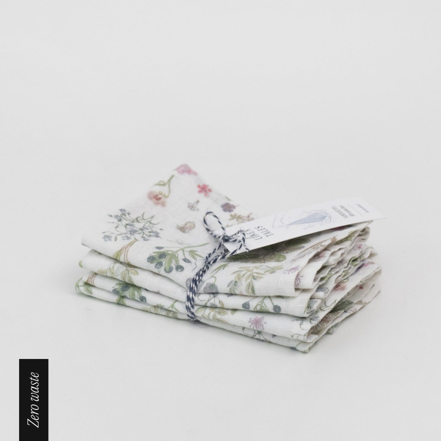 Linneservetter med botaniskt tryck.