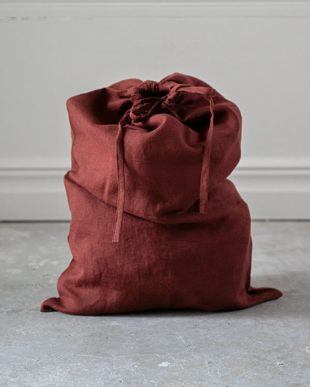 En mellanstor tygpåse i teracotta