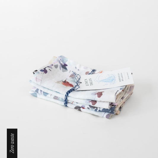 Linneservetter med akvarell mönster.