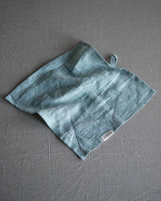 Kvadratisk blå tvättlapp i linne 30X30cm med ögla.