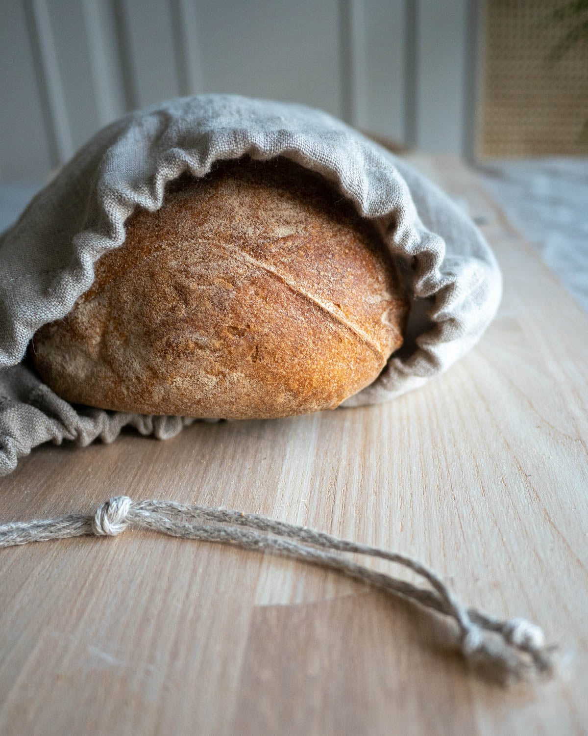 Handsydd brödpåse i naturell linne