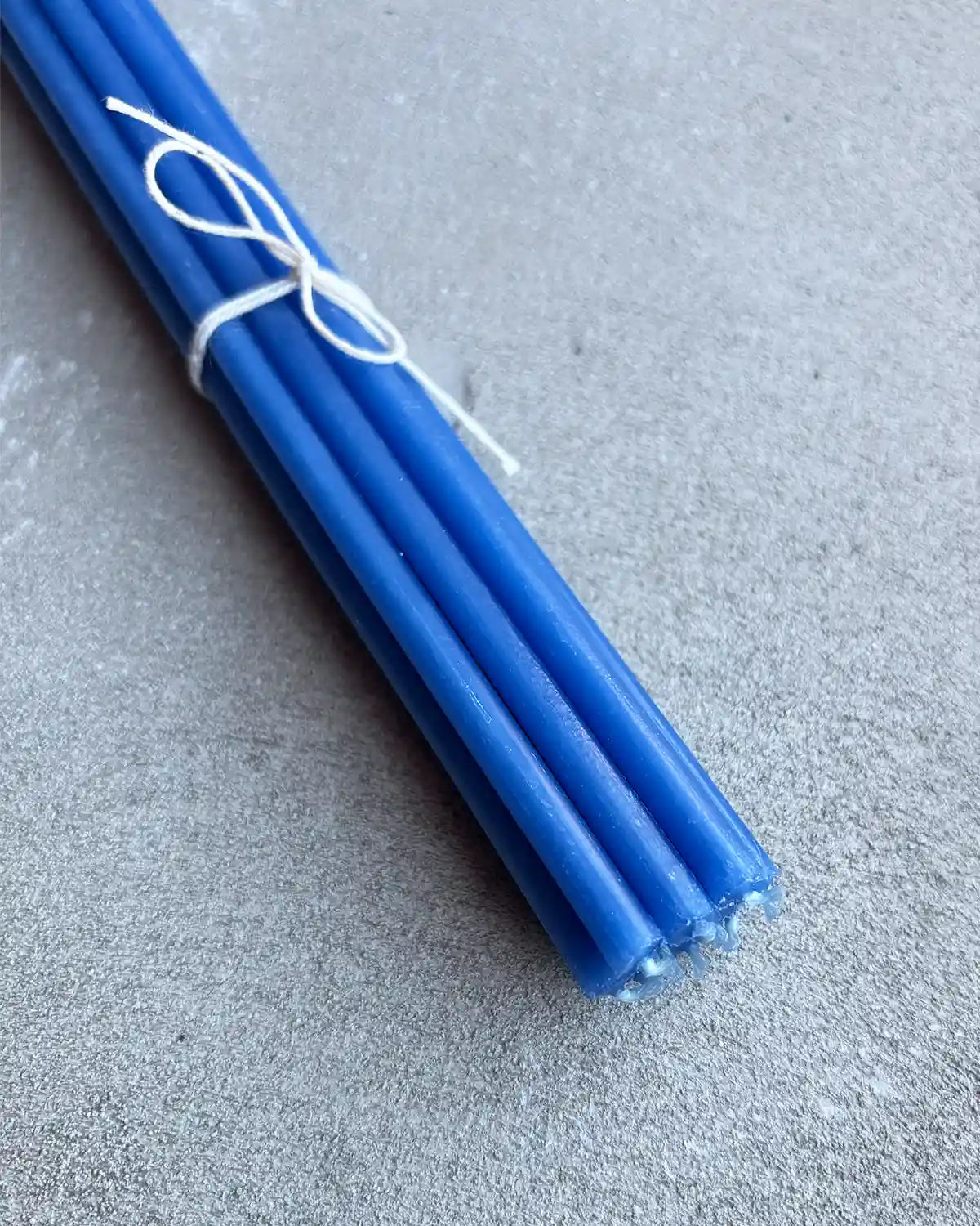 Bivaxljus (Blå) "Tårtljus", tunna (10-pack)