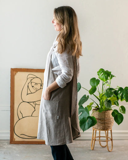 En beige linneklänning 