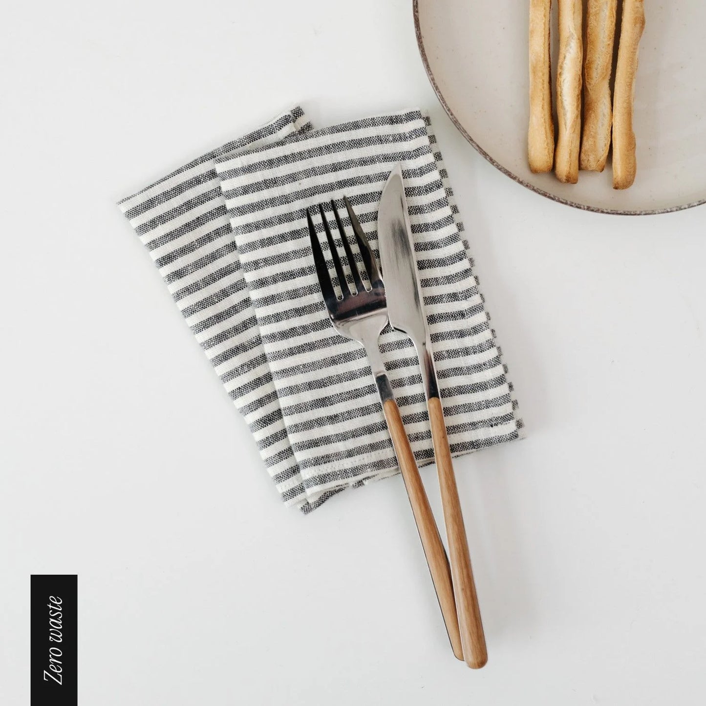 Linneservetter 30 cm (4 st), Thin Black Stripes | Linen Tales