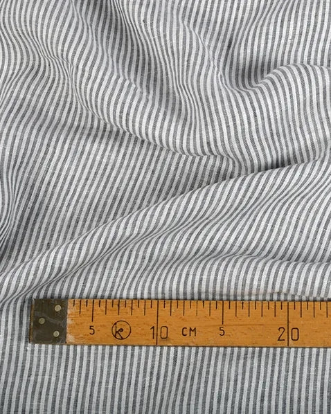 Tyg på metervara | 100% linne | Randigt (grå)