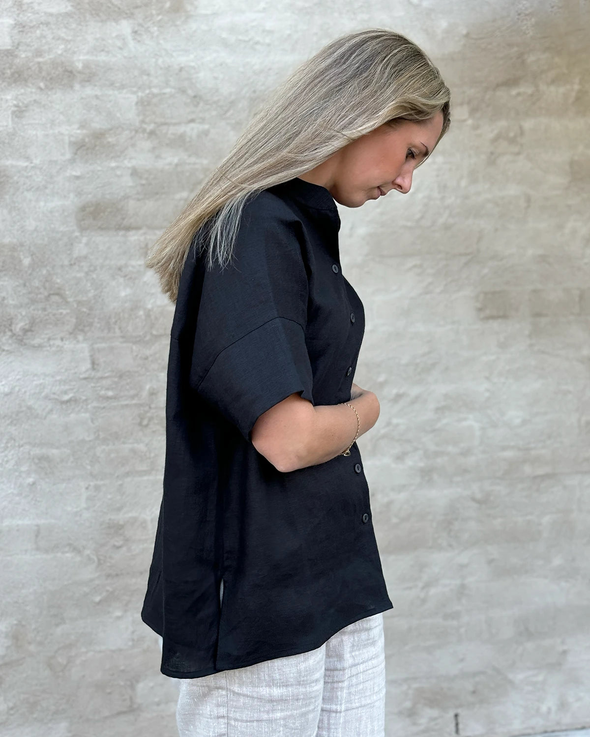 Oversized svart linne blus med kort ärm