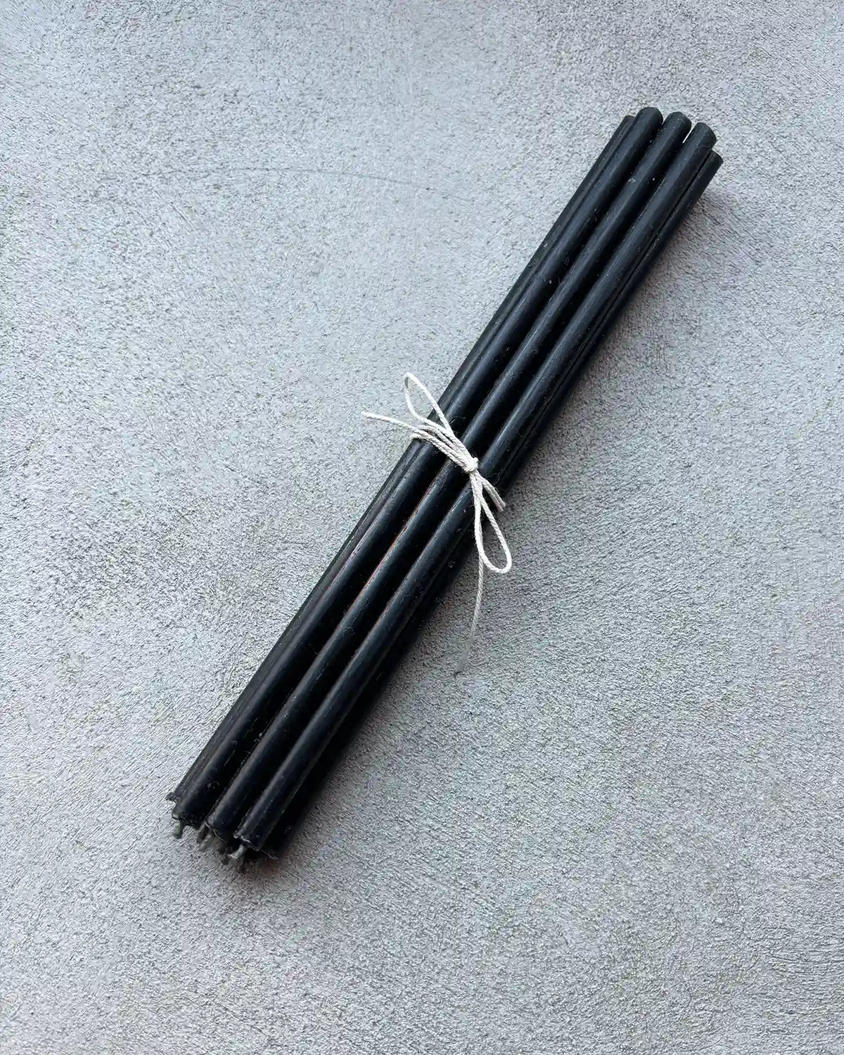 Bivaxljus (Svarta) "Tårtljus", tunna (10-pack)